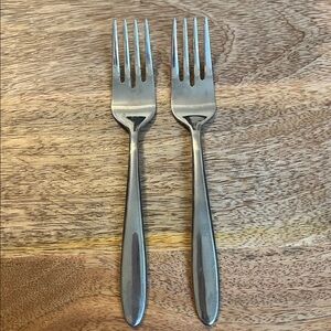 Mooncrest Stainless Flatware Salad Forks (2)